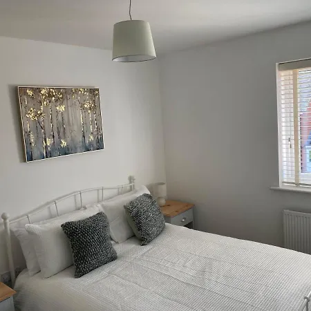 The Belfry 3 Bedrooms 2 Bathrooms Contractors & Family Higham Ferrers Exterior photo