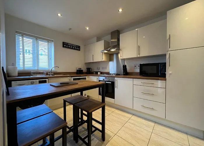 The Belfry 3 Bedrooms 2 Bathrooms Contractors & Family