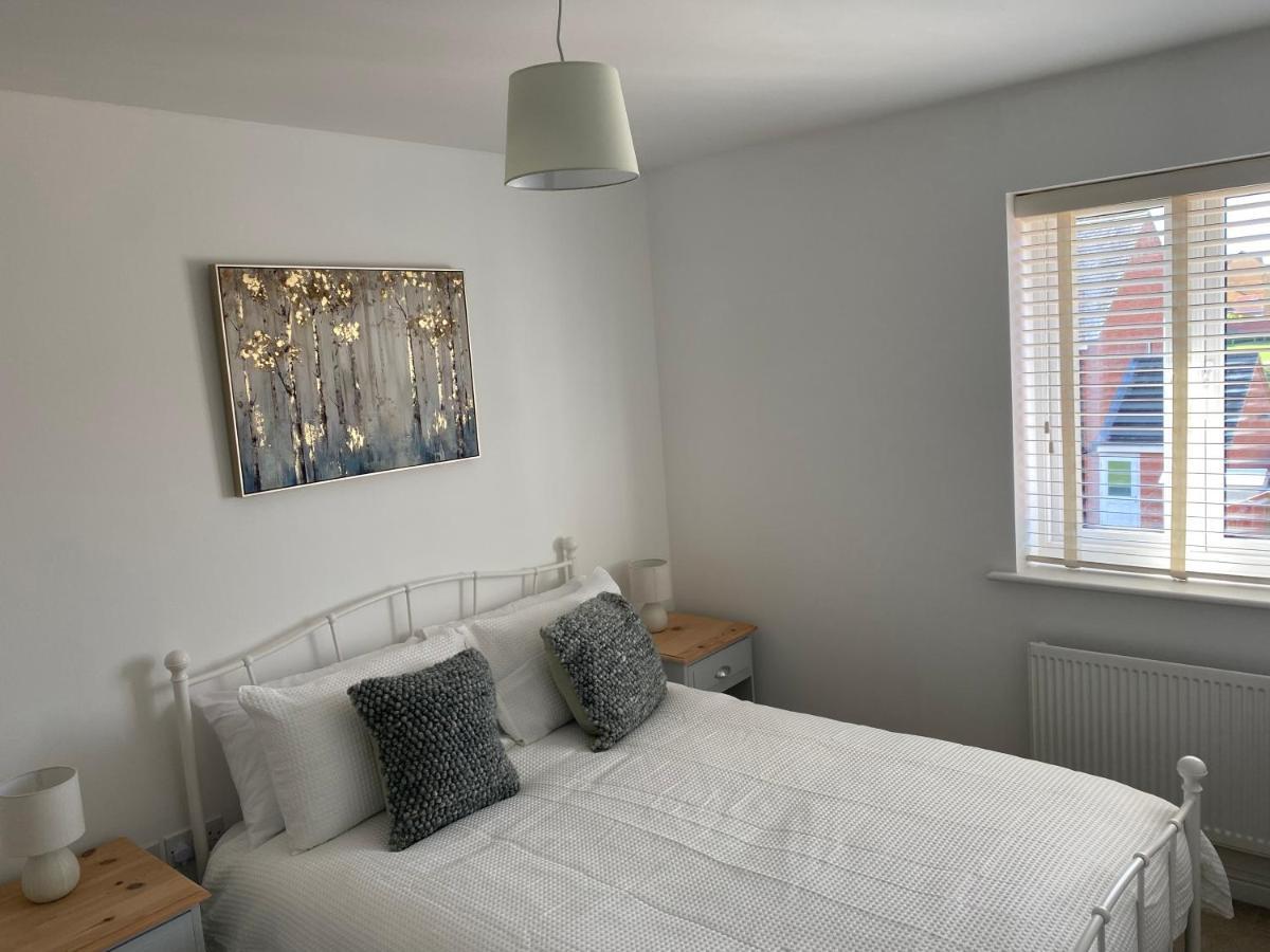 The Belfry 3 Bedrooms 2 Bathrooms Contractors & Family *